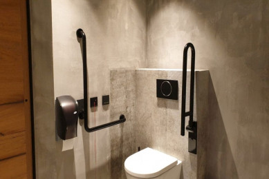 Die Toiletten im Restaurant Stegerbräu bieten auch ein behindertengerechtes WC im Erdgeschoß