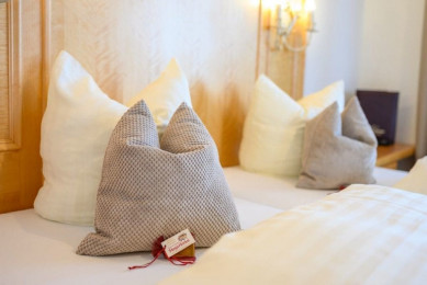 Detailansicht Zimmer mit Doppelbett