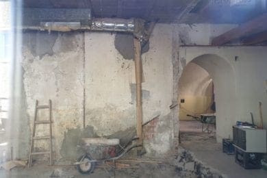 Hier war mal das Spielzimmer und der Gang zum Skikeller