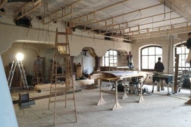 Geschafft, die alten Möbel und die Decke sind gewichen