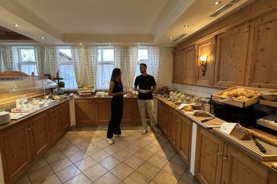 Die Buffetküche - mit reichhaltiger Frühstücks-Auswahl im Stegerbräu, von pikant bis süß, von Obst bis Gemüse, Brot und Gebäck, Eiergerichte...