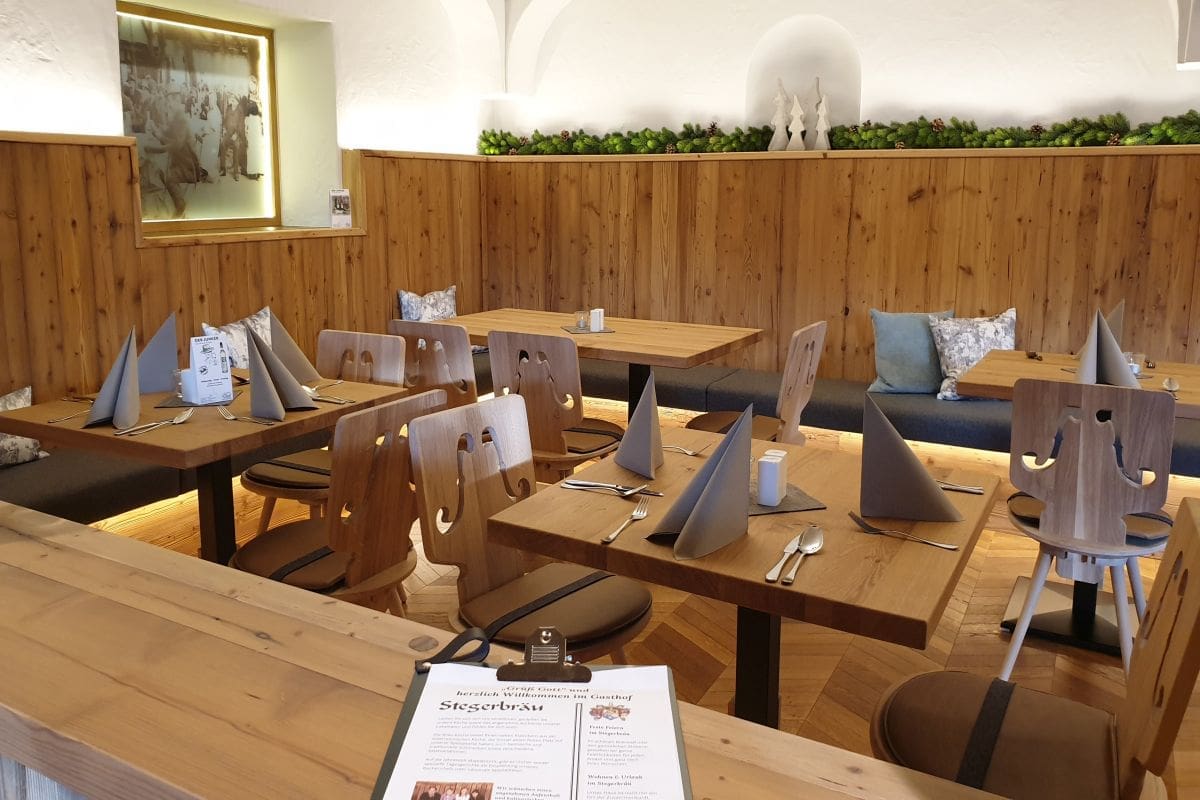 Zusätzlich zur Frühstücks-Plus-Pension, können Sie im Stegerbräu im Sommer sich mit der Halbpension Mein Menü in den à la carte Restaurants verpflegen lassen