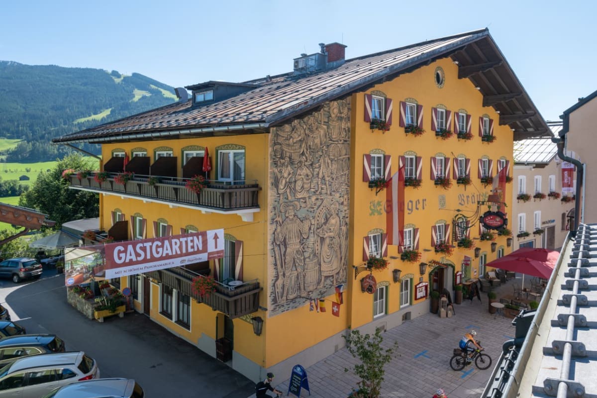 Hausfassade Hotel Stegerbräu - Sommeransicht