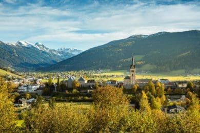 Radstadt - Oktober - Herbsturlaub - Hotel Stegerbräu Radstadt an einem schönen Herbsttag ©TVB Radstadt | Markus Rohrbacher