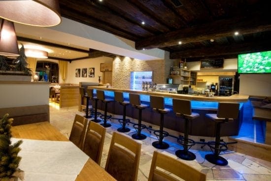 Barbetrieb in Radstadt - Restaurant Stegerbräu Café und Barbereich im à la carte Restaurant Gasthof Stegerbräu