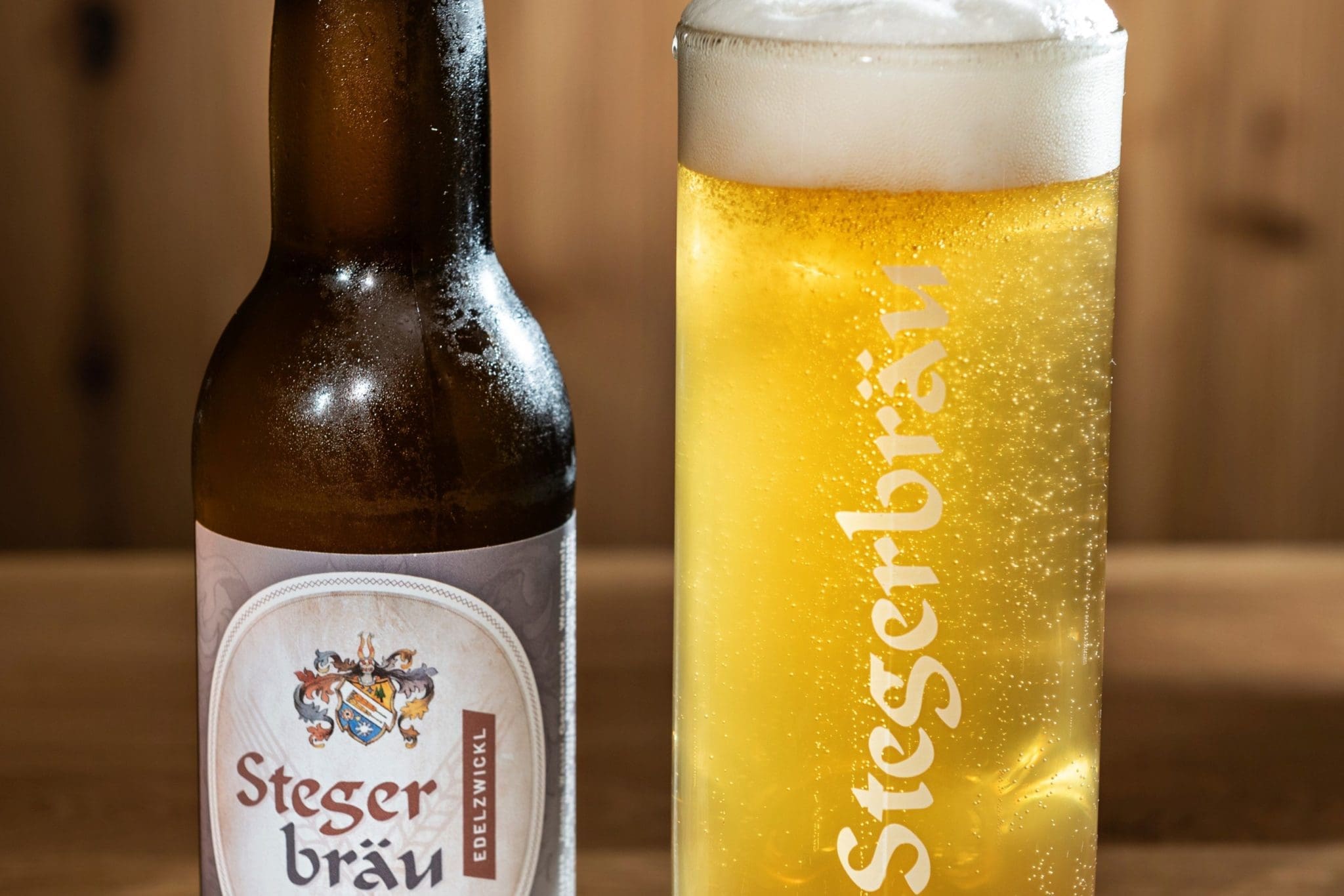 Das Stegerbräu Bier - ein Edelzwickl, gibt es frisch gezapft oder in der Flasche.