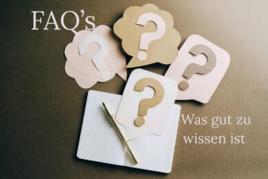 Antworten und Hinweise - was gut zu wissen ist Symbolbild mit Fragezeichen und Notizbuch - FAQ, Hinweise oder gut zu wissen