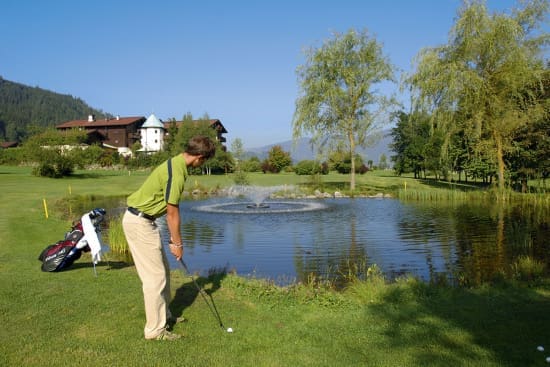 Abschlag am Golfplatz Radstadt - Salzburger Land