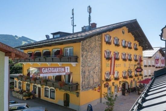 Der Stegerbräu im Zentrum von Radstadt, Ansicht Hausfassade, Balkonzimmer, Parkplatz