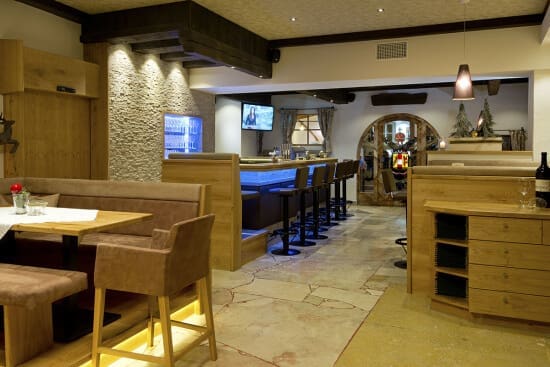 Hotelbar im Gasthof Stegerbräu, Teil des Bräusaals