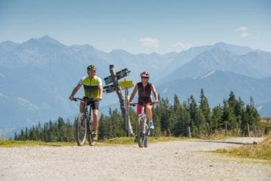 Radfahrer unterwegs in der Radstädter Bergwelt