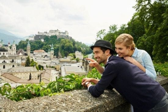 Pärchen am Mönchsberg in Salzburg, ©SalzburgerLand Tourismus